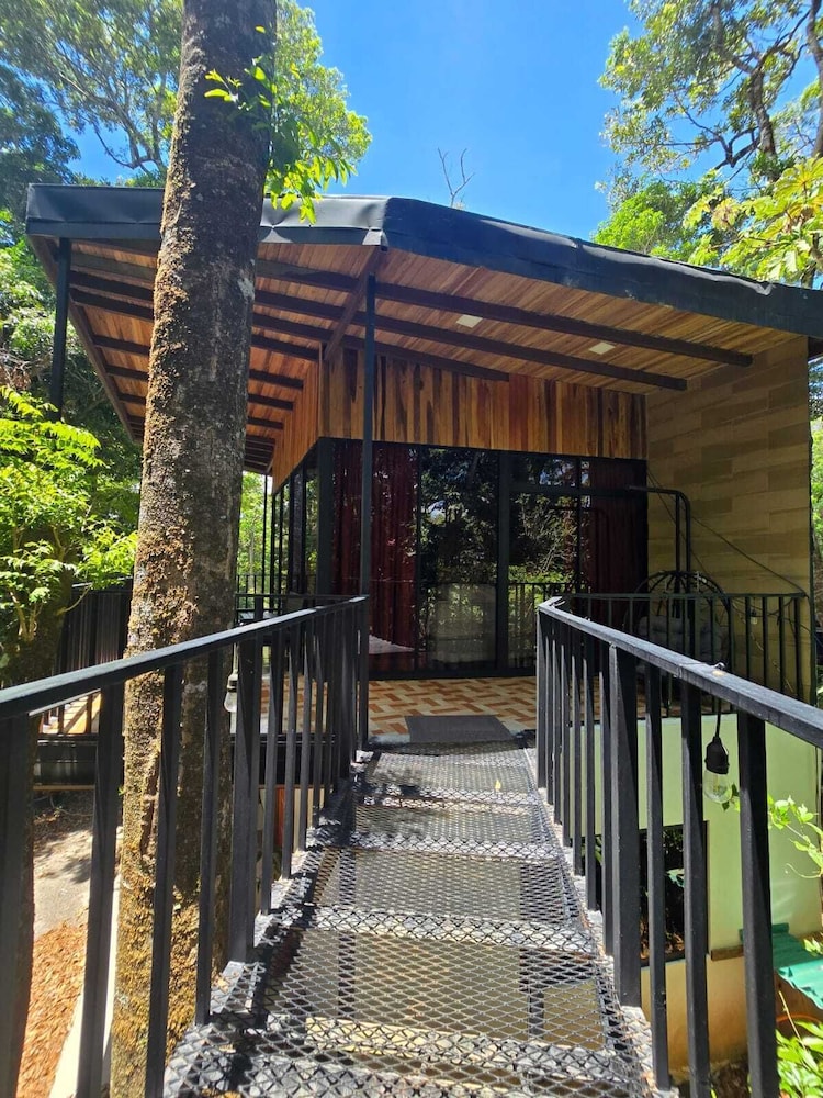 Hotel Cabañas Roca Verde Monteverde