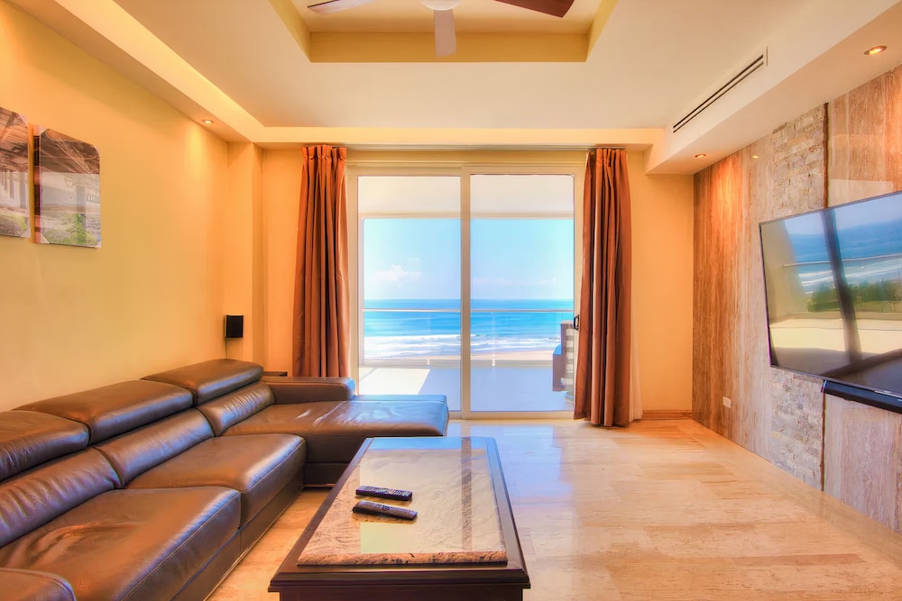 Hotel Breakwater Point