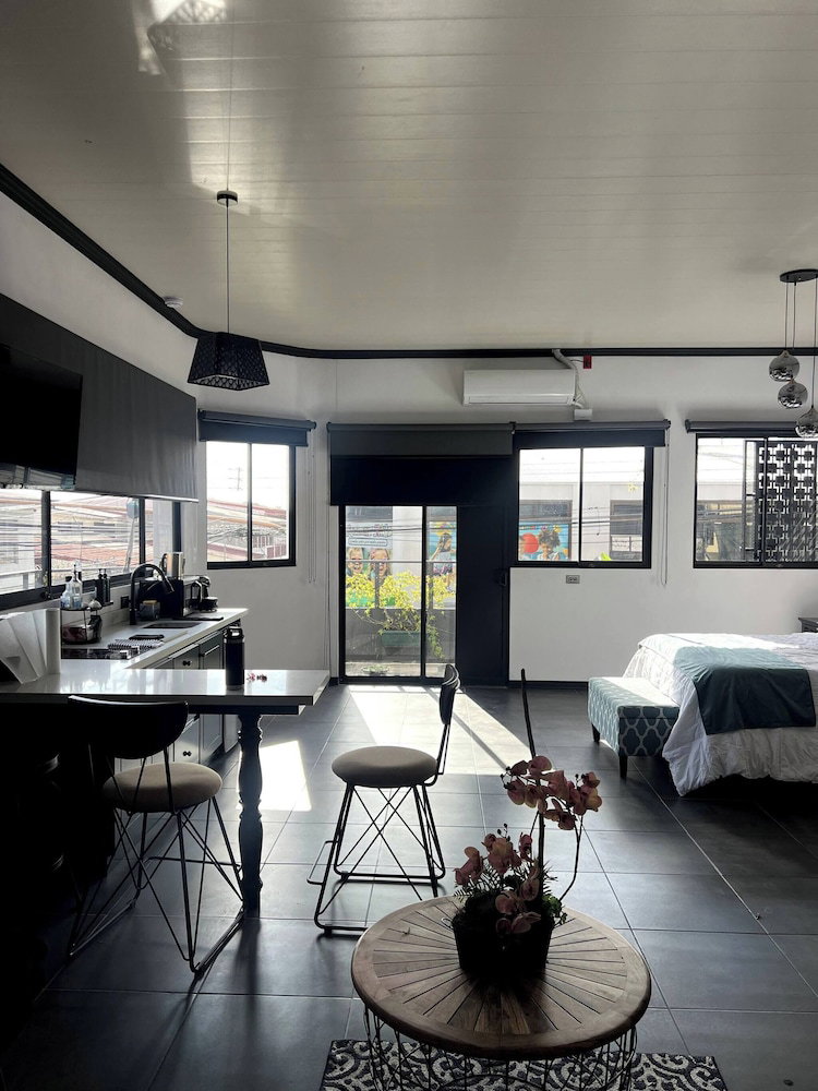 Hotel 5 Min From Airport Sjo Oasis Loft
