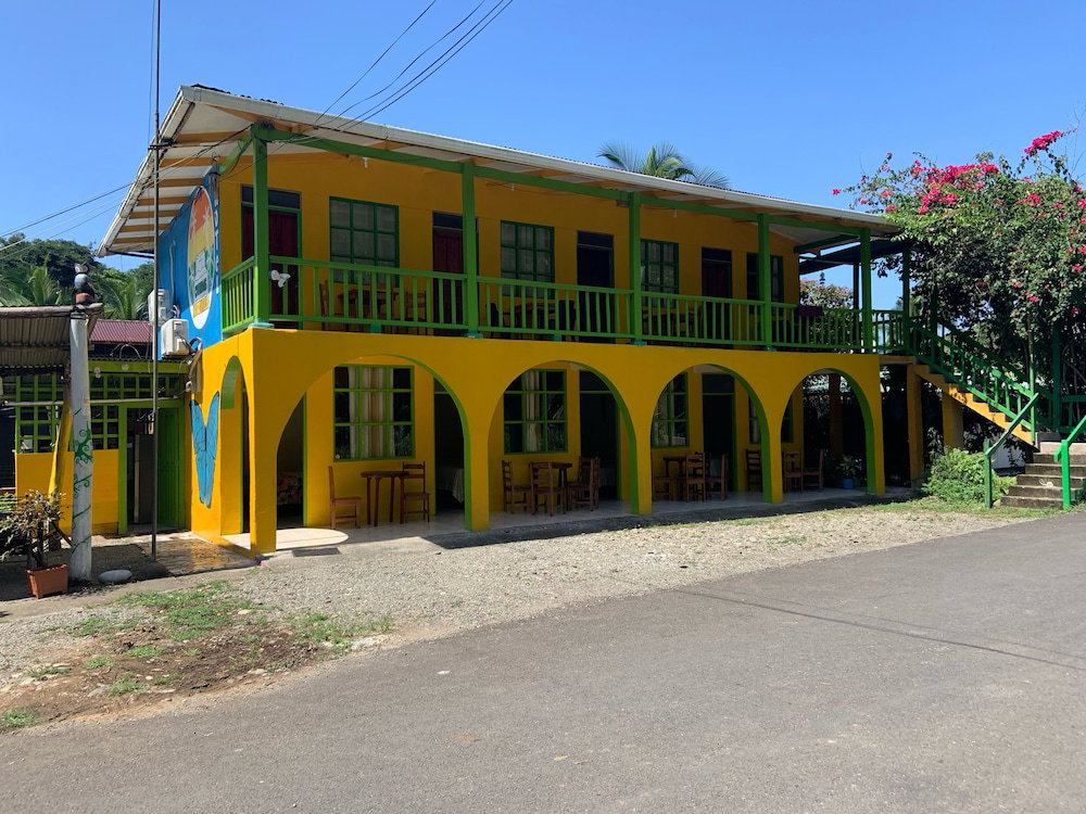 Hotel Cabinas Manzanillo Caribe