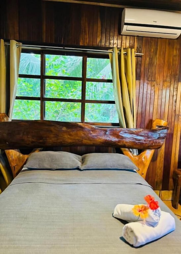 Hotel Hotel La Isla Inn