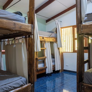 Hotel Tropical Camas cazare Playa Hermosa