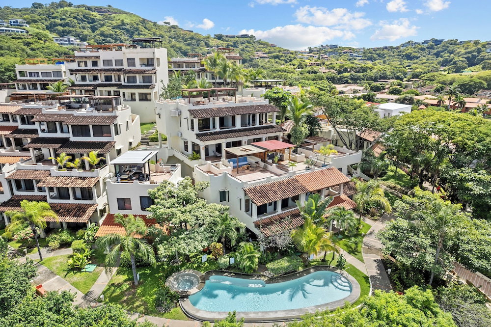 Hotel Tropical Gardens