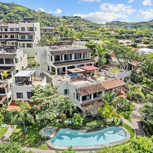 Hotel Tropical Gardens cazare Sardinal