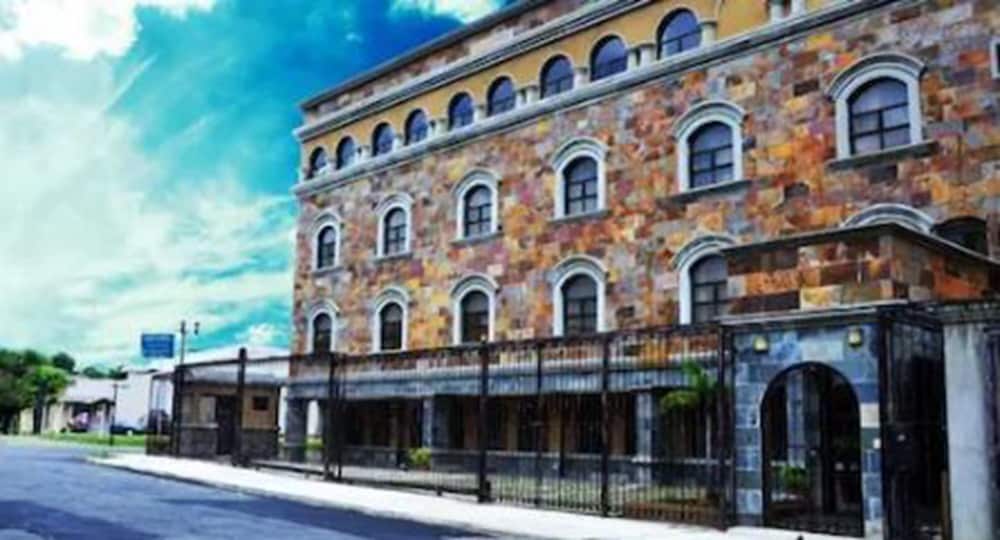Hotel Hotel Plaza Real Suites & Apartments