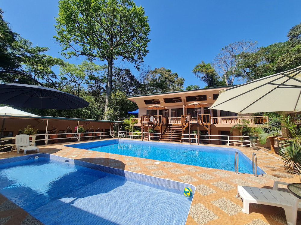Hotel Cool Waters Jungle Villas