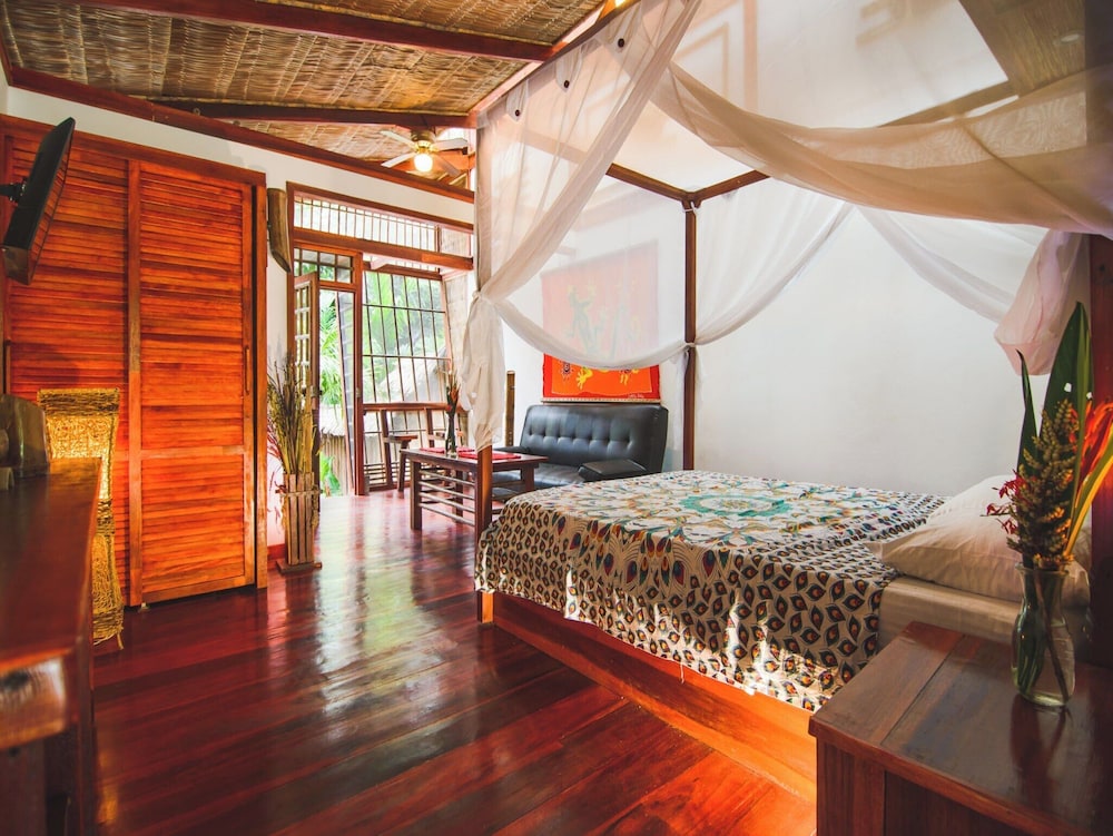Hotel Charming 2-Person Apartment In Playa Chiquita, Puerto Viejo