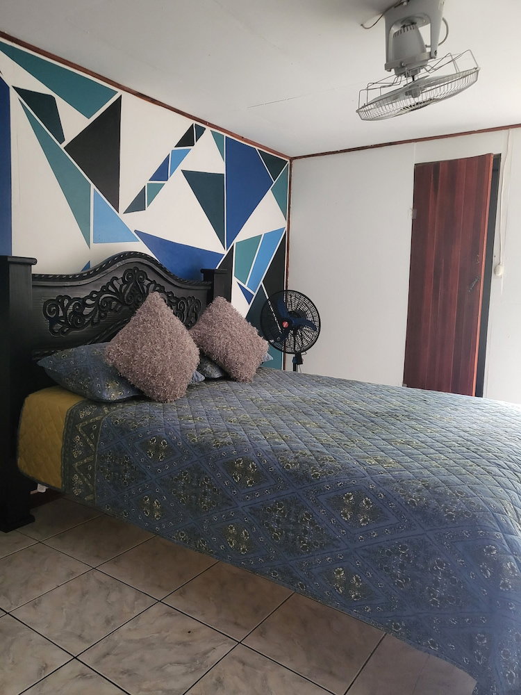 Hotel Downtown Montezuma Hostal