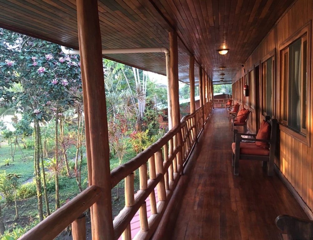 Hotel Miss Junies Lodge