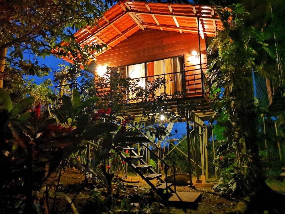Hotel Las Cabanas