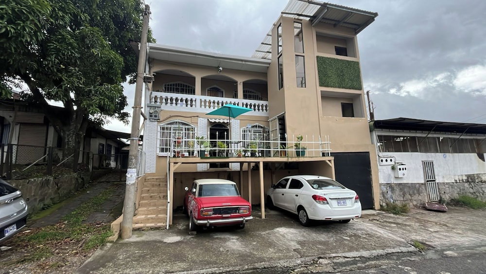 Hotel Rivera Family Airport Apartments