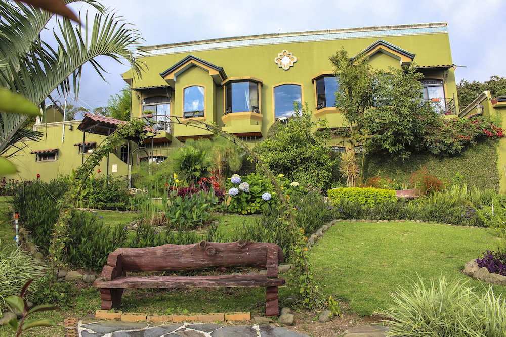 Hotel Casas Del Toro Monteverde