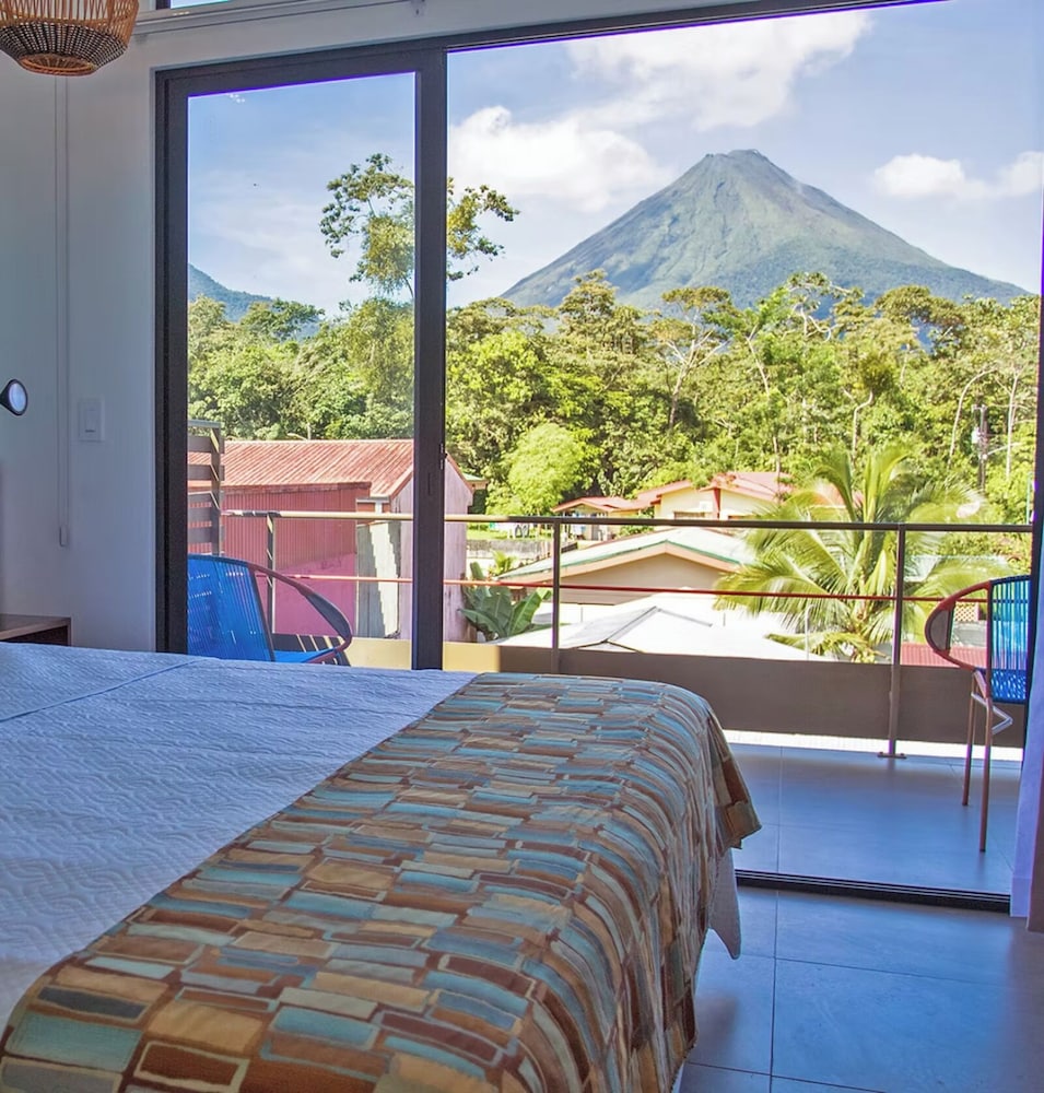 Hotel La Fortuna Lodge By Treebu Hotels