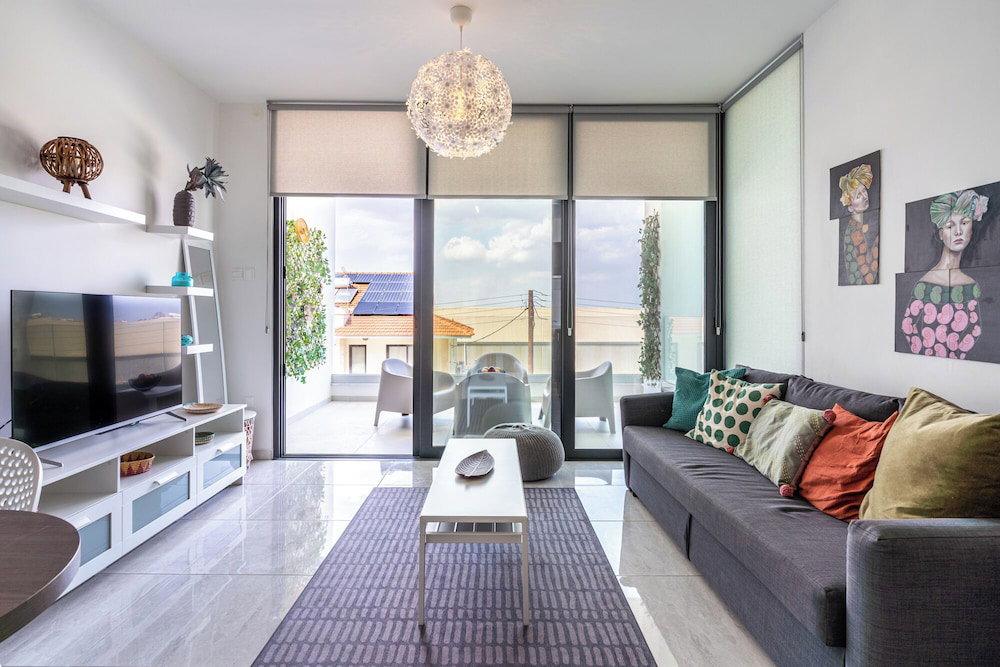 Hotel Bonne Heur 1-Br Apt & Balcony In Larnaca