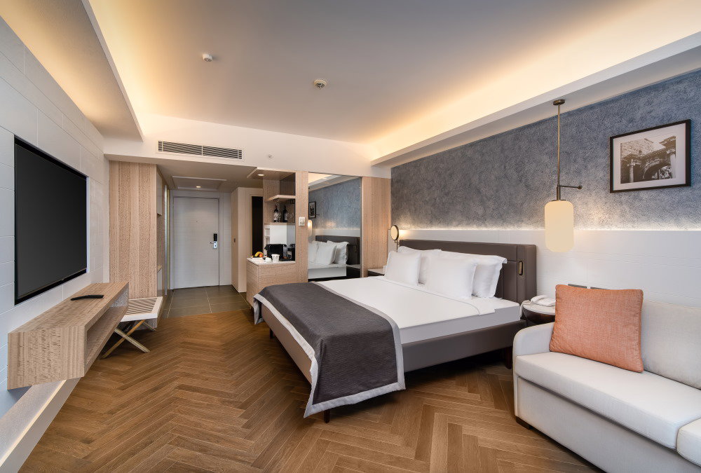 dal travel Lara Barut Collection