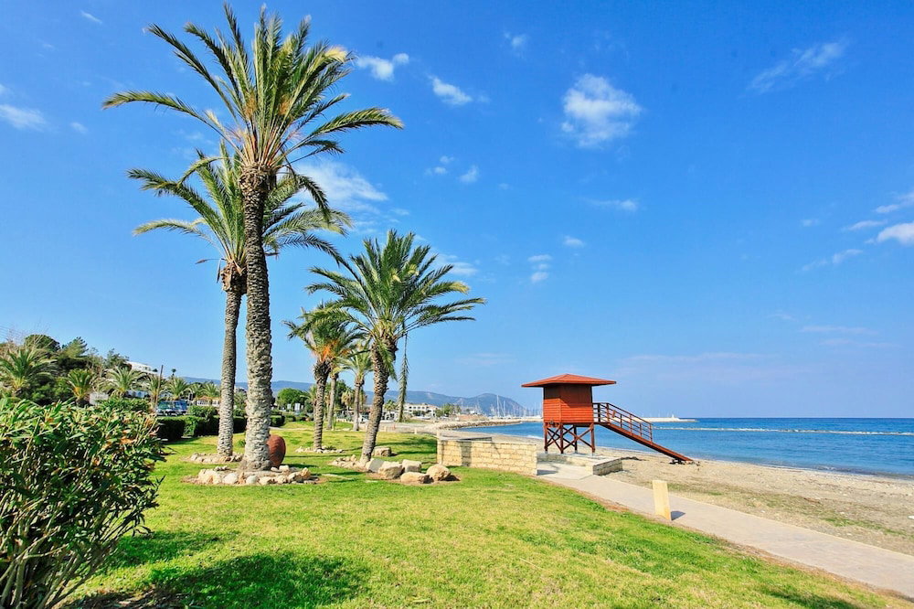 Hotel Villa Leda Finiki In Latchi