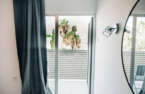 Hotel Napa Rocks Superiors cazare Ayia Napa