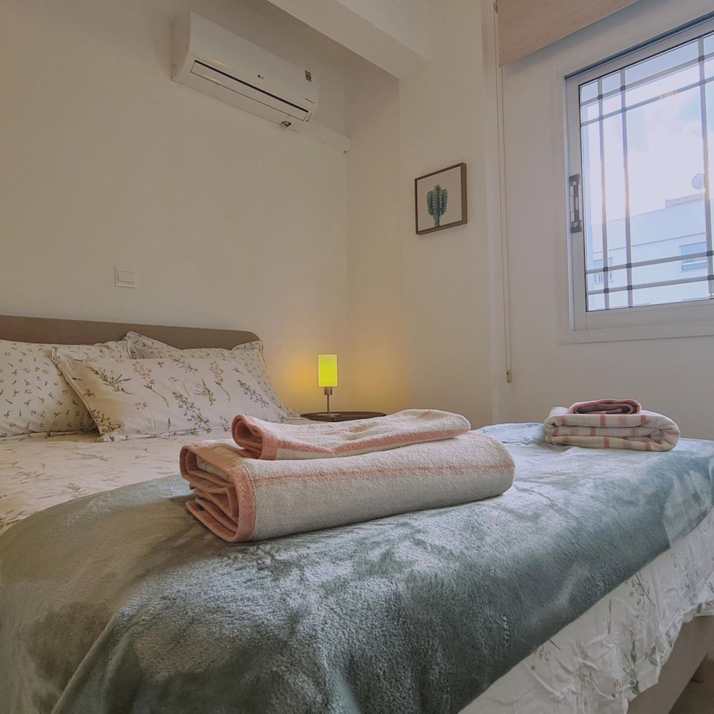 Hotel 83 Lim3 - Stay Sunlit Apartment