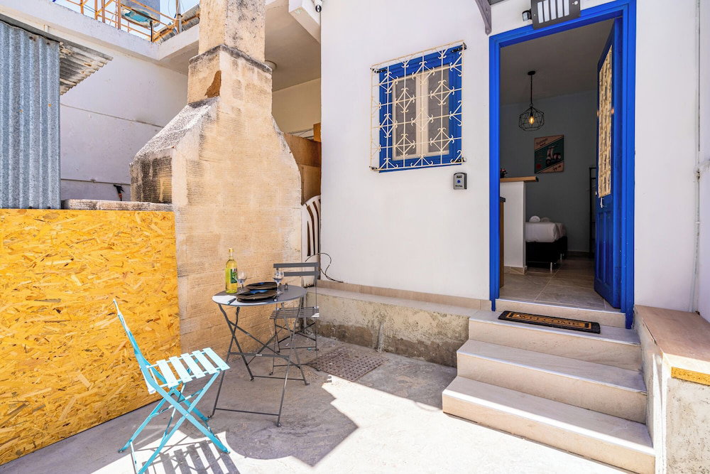 Hotel Simba Studio In Larnaca & Terrace