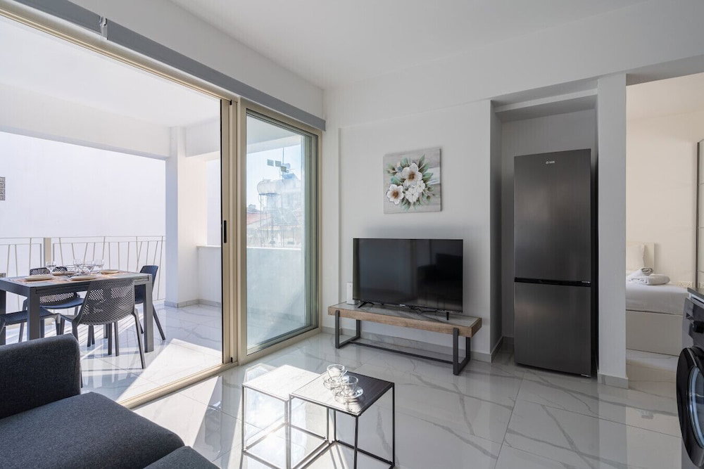 Hotel Marble - Studio & Balcony In Larnaca