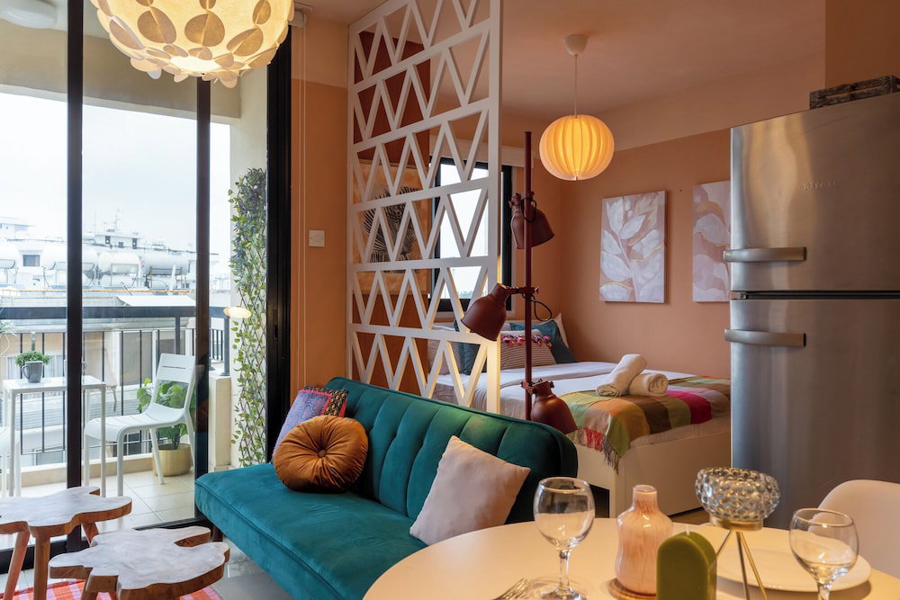 Hotel Johny's Spot - 1Br & Balcony In Larnaca
