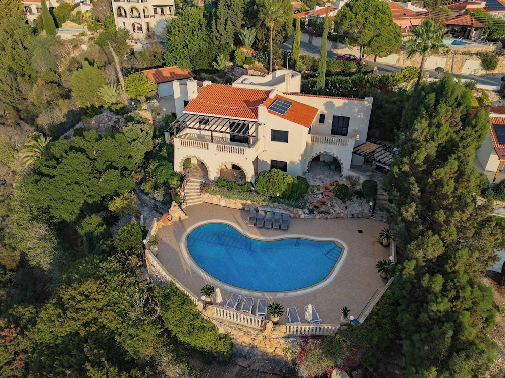 Hotel Resitour - Kamares Village