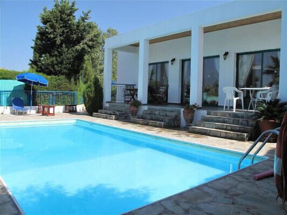 Hotel Chriseleni Latchi Villas