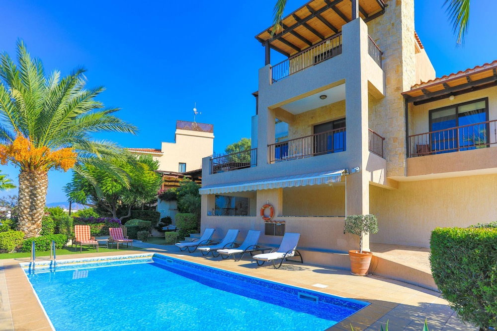 Hotel Villa Arbanassi In Latchi