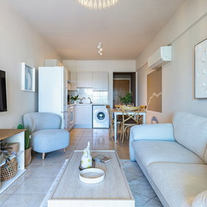 Sejur Calina - 3-Br Apt & Pool In Mackenzie vacanta Meneou