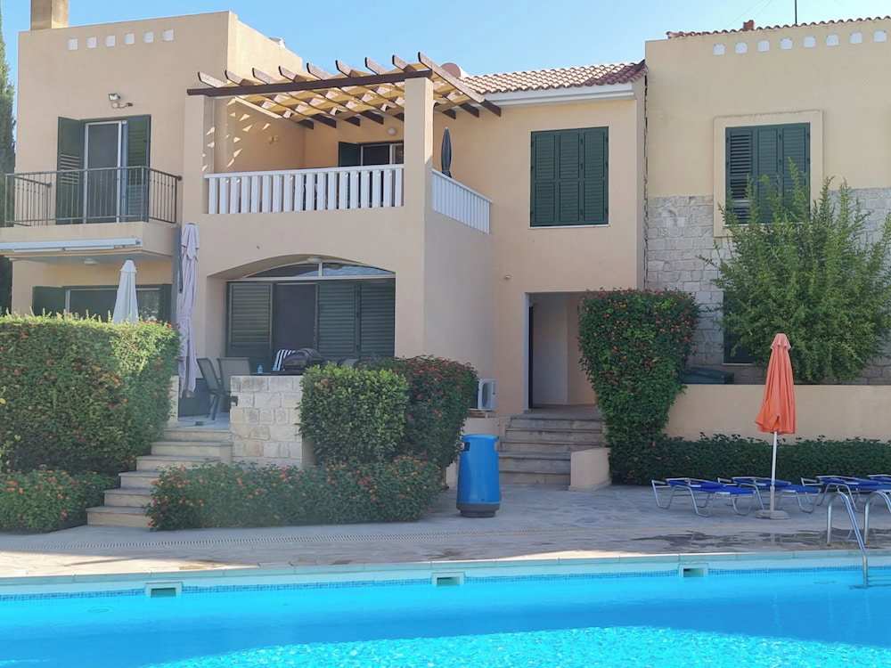 Hotel Cyprus-2 Beds Ensuite, Pool, Patios, Wifi, Parking