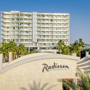 Sejur Radisson Beach Resort Larnaca vacanta Voroklini