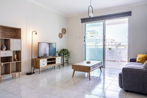 Hotel Sweet Retreat 2-Br Apt. In Mackenzie cazare Meneou