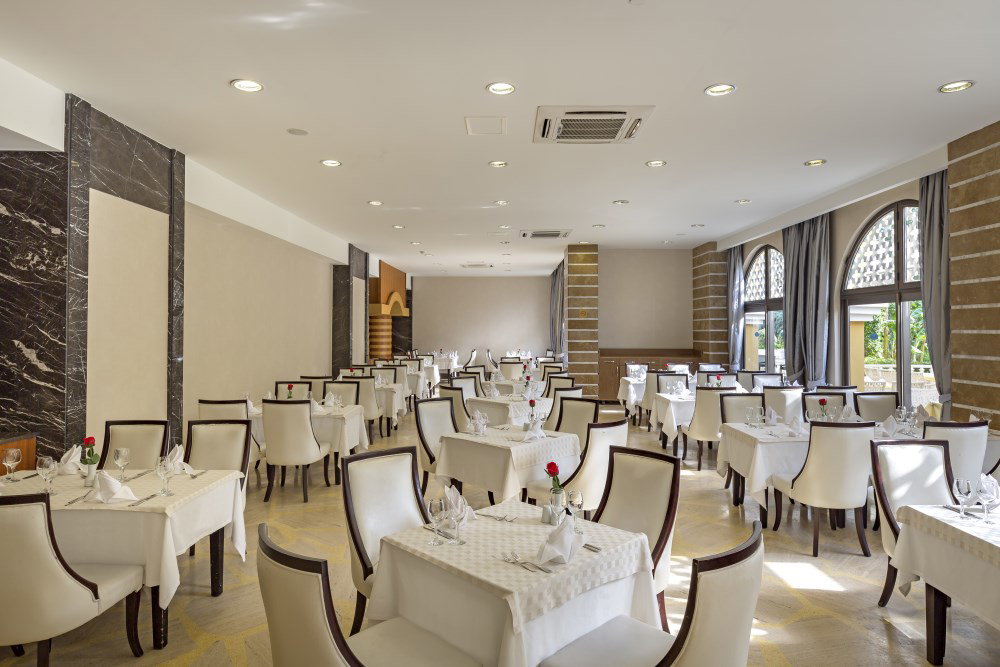 dal travel Royal Holiday Palace Hotel