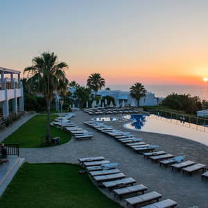 Hotel Theo Sunset Bay Hotel cazare Kissonerga