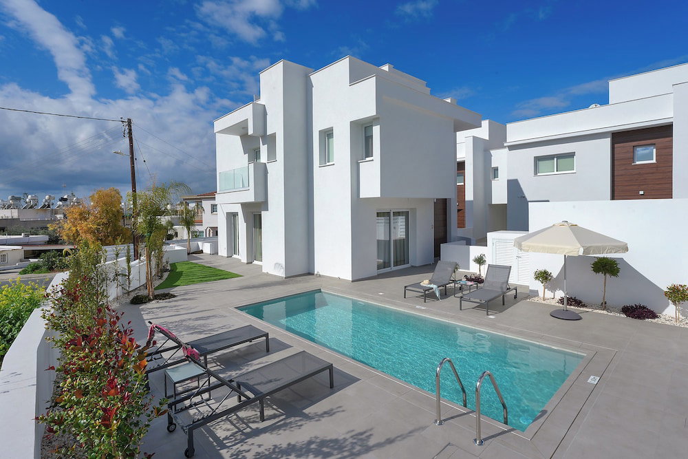 Sun & Moon Luxury Villas Ayia Napa