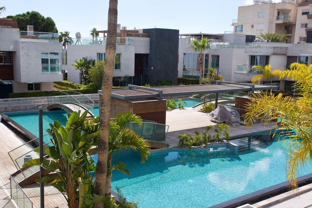 Hotel Opera Studio With Pool By Trulycyprus
