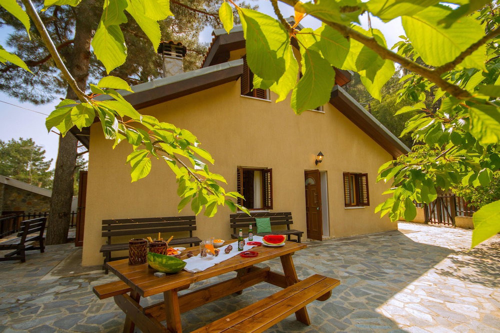Hotel Persephone Cottage - Enhance Your Senses