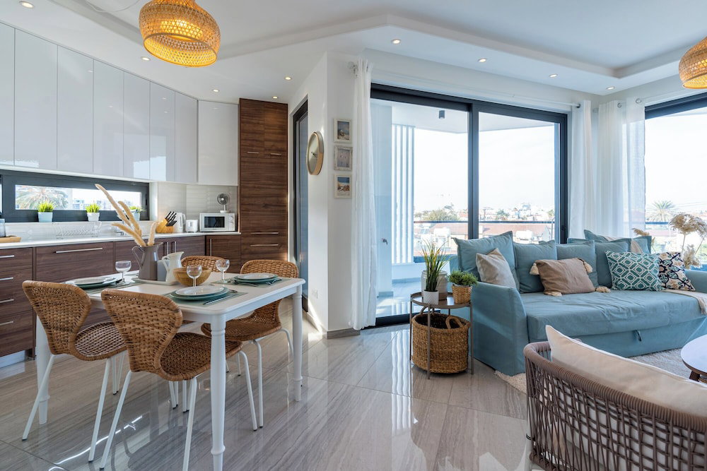 Hotel Thálassa 2-Br Apt. & Balcony In Larnaca