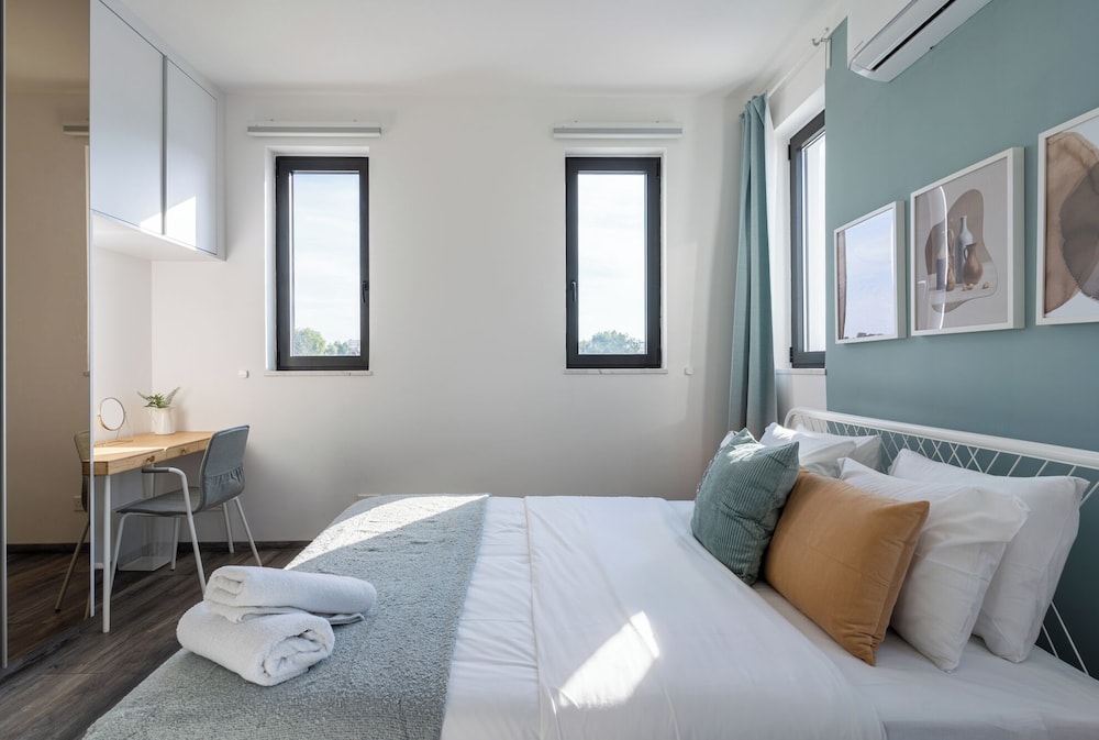 Thálassa 2-Br Apt. & Balcony In Larnaca