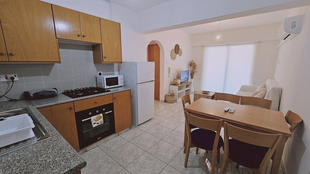 Hotel 141 Lca - Stay Miracle Apartment