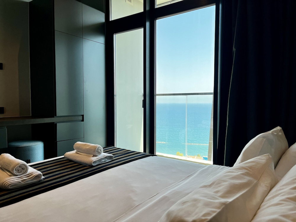 Hotel 128 Lim - 2002 Stay Only Tower Suite