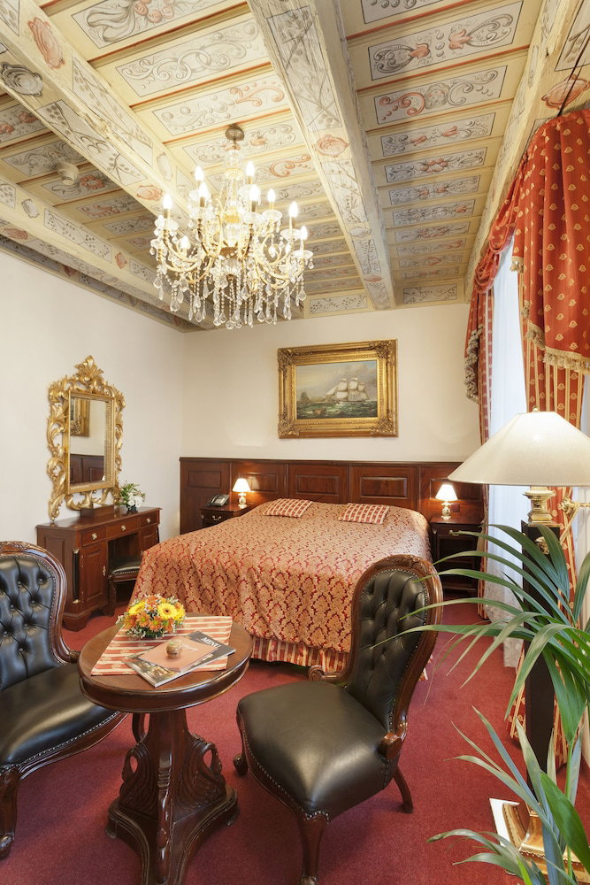 Hotel Hotel U Zlatého Stromu Prague By Bhg