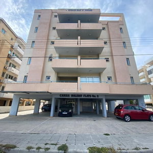 Sejur Andrea 3-Br Apt In Mackenzie With Pool vacanta Meneou