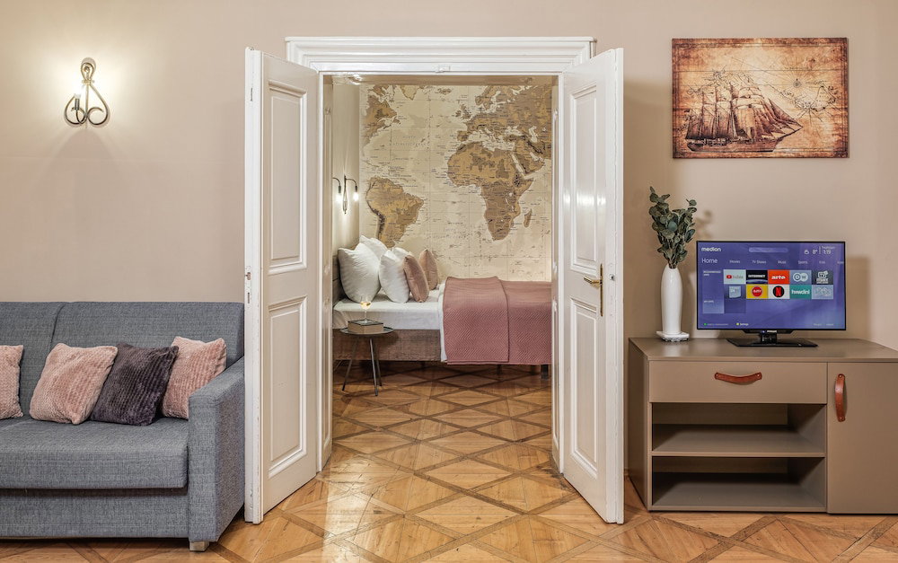 Hotel 6 Continents Apartments By Adrez Living