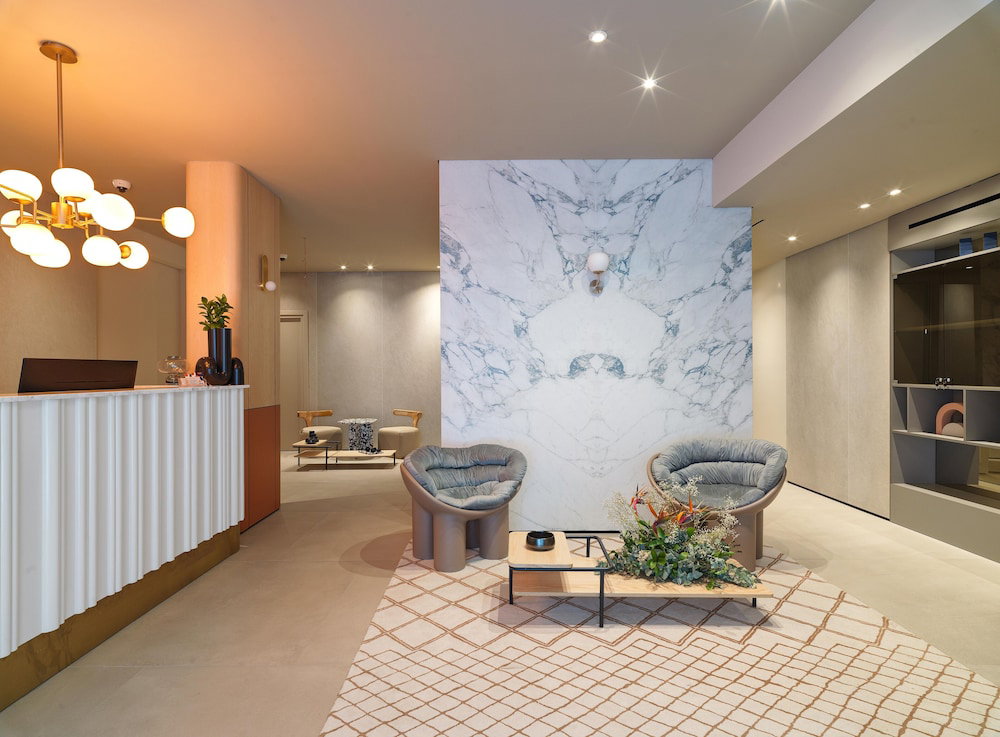 Liv Mackenzie Beach Suites