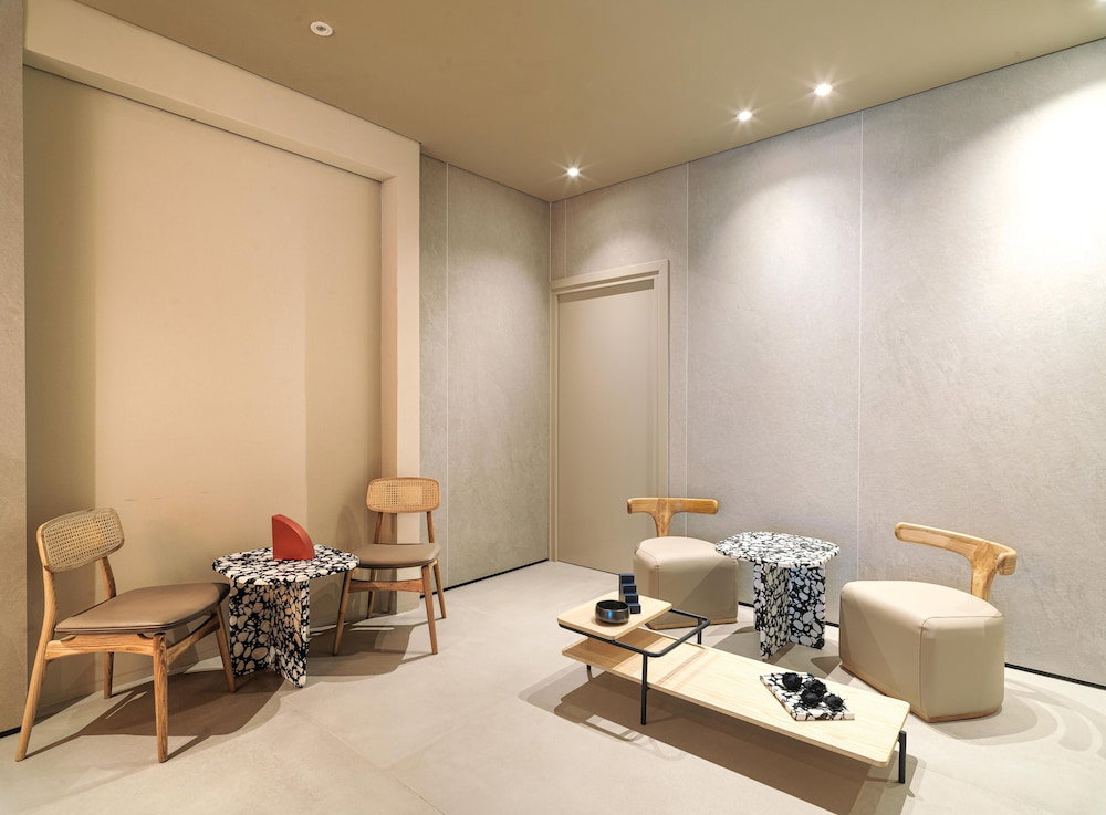Liv Mackenzie Beach Suites