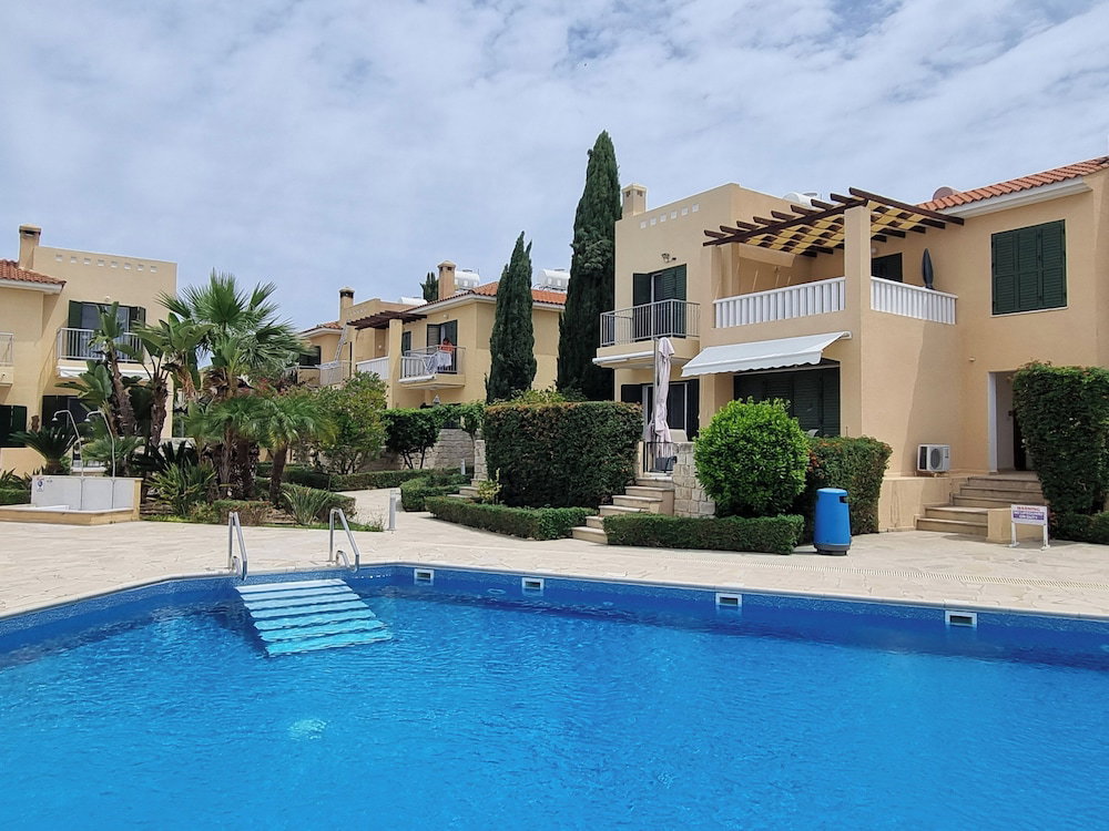 Hotel Cyprus, 2 Beds Ensuite, Pool, Patio, Wifi, Parking
