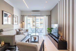 Hotel Hazel 2-Br Apt. & Balcony In Larnaca cazare Meneou