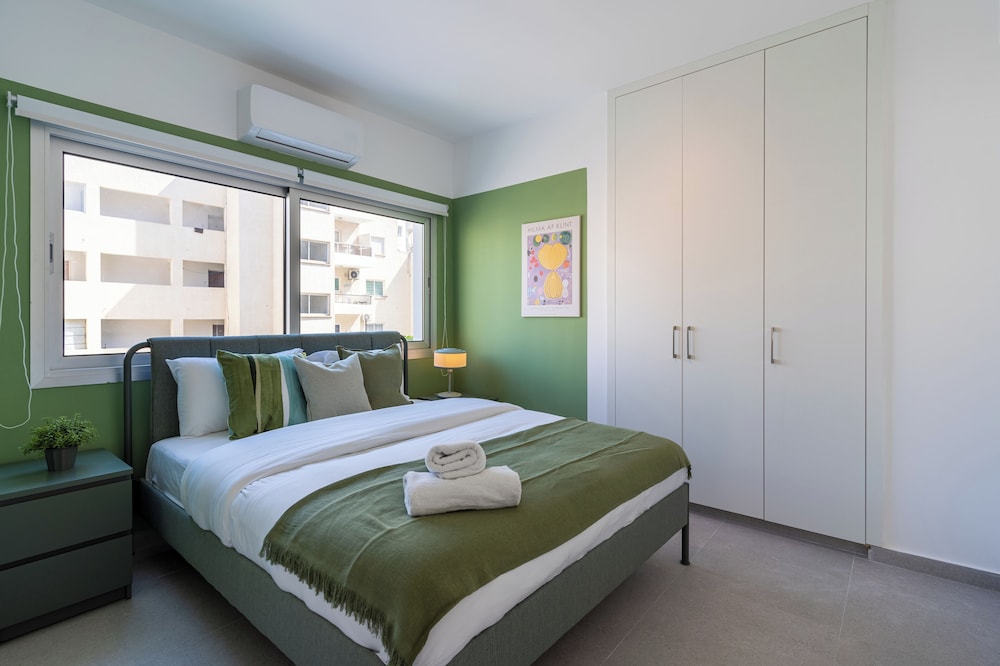 Hazel 2-Br Apt. & Balcony In Larnaca