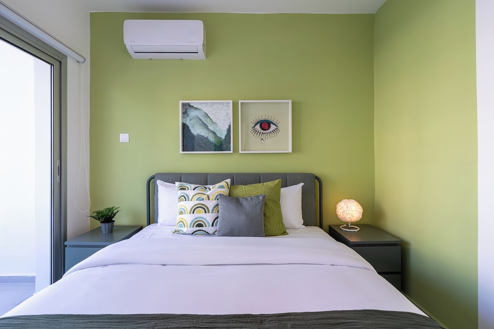 Hazel 2-Br Apt. & Balcony In Larnaca